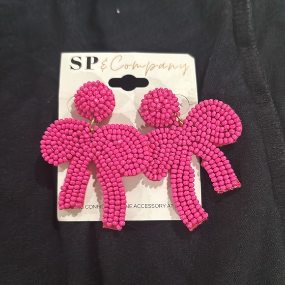 Lot of earrings.   9 pairs total.    All NWT - Picture 9 of 10